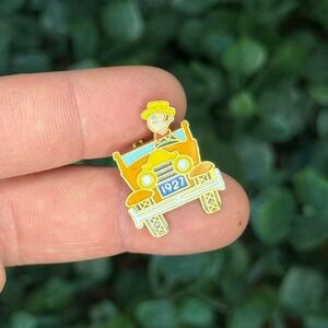 Vintage 1927 Car Lapel Pin Novelty Auto Enamel Gold Tone Hat Driver